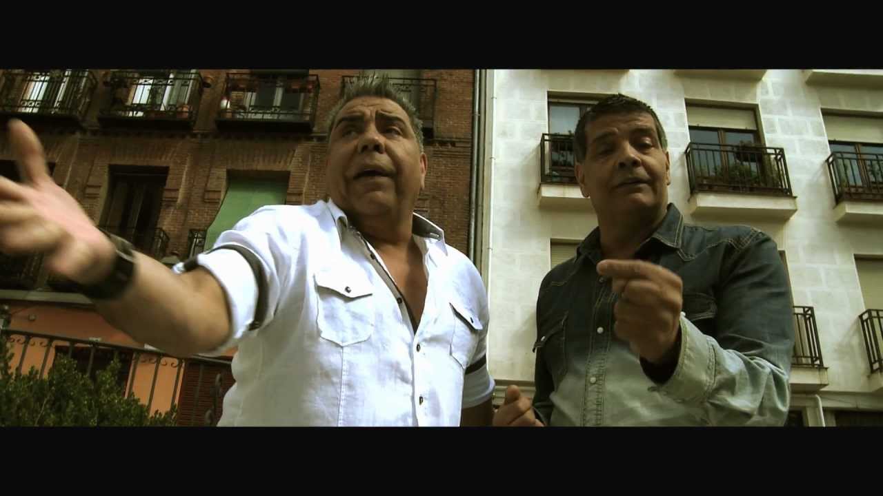 Los Chunguitos - El Amor Se Escapa - Videoclip Oficial en HD