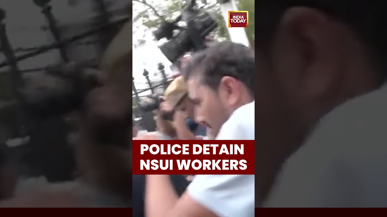 Police Detain NSUI Workers Who Were Protesting Against RSS Program At Jaipur University #jaipur