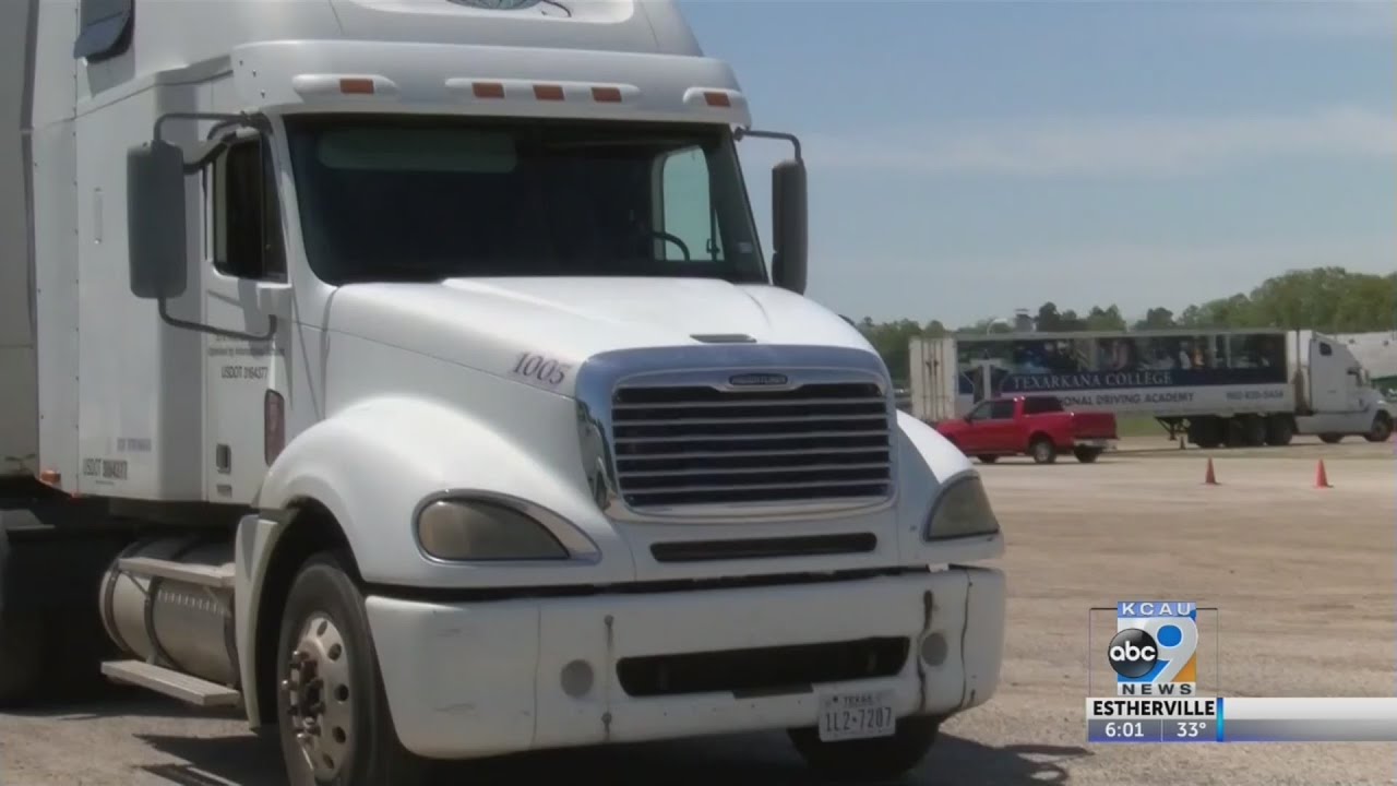 60 mph Wind Gusts in Sioux City Causes Issues for Truck Drivers