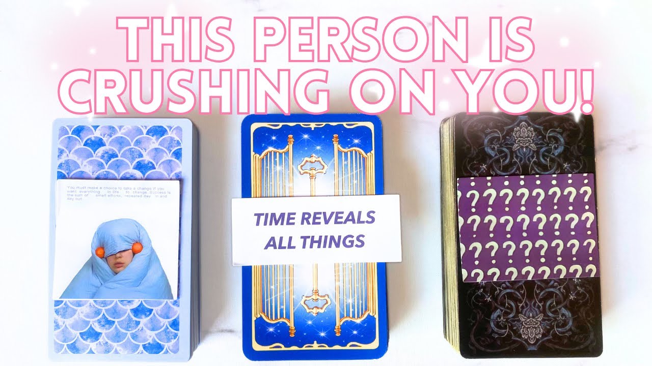 🍊🤍WHO HAS A CRUSH ON YOU?🤍🗝️ PICK A CARD Tarot reading