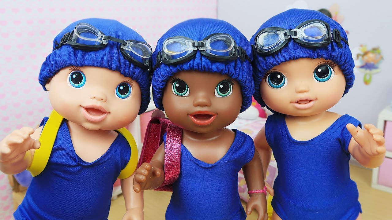 BABY ALIVE ARRUME SE PARA A NATAÇÃO COM MALU,DUDA E IVE - Lilly Doll