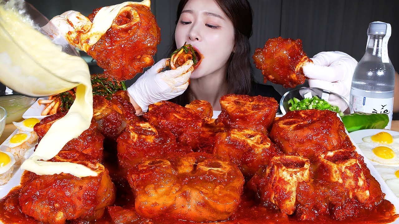 ASMR MUKBANG | Острые тушеные говяжьи ножки 🔥 Острые кимчи с зеленым луком, рисовые шарики, сыр