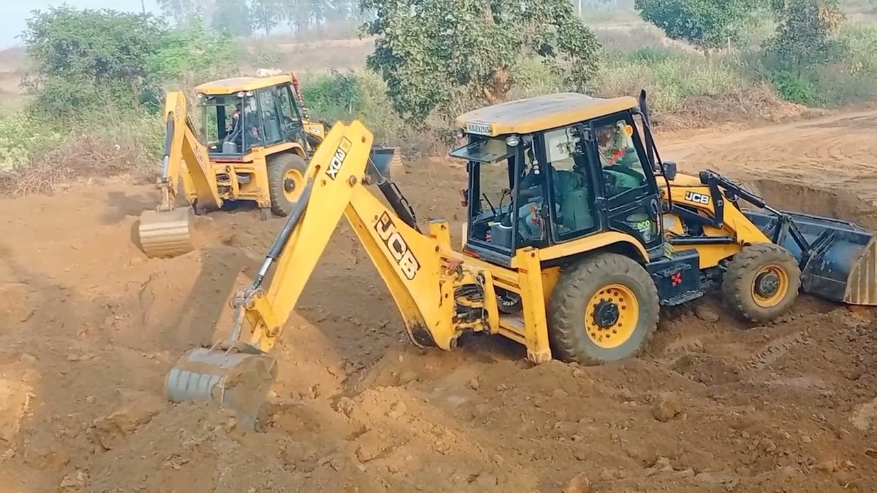 jcb 3dx v/s jcb 3dx 4×4 working mud progress in 4lion #jcb3dx #jcbvideo #jcbbackhoe #jcb #youtube