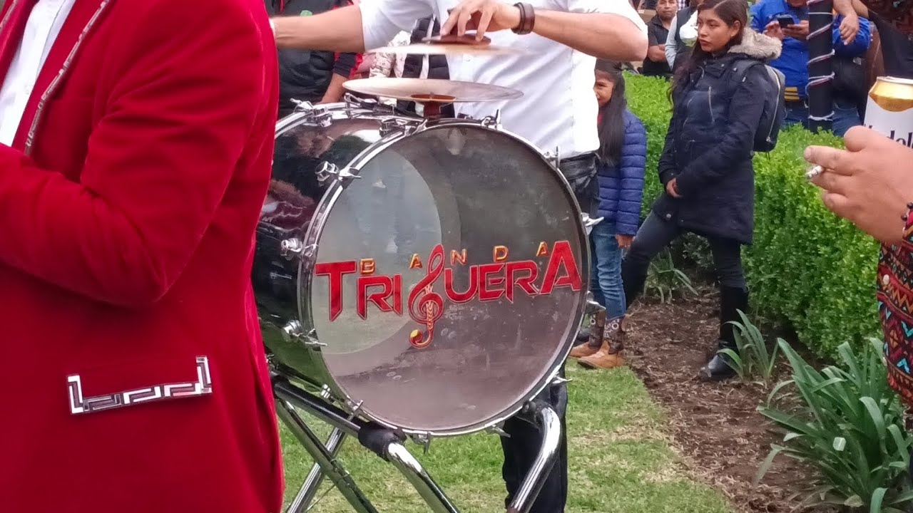 AYAPANGO.  Banda Triguera De CD. ObSon & Banda Suprema Del Tiburon.  (Mano A Mano en Iglesia).