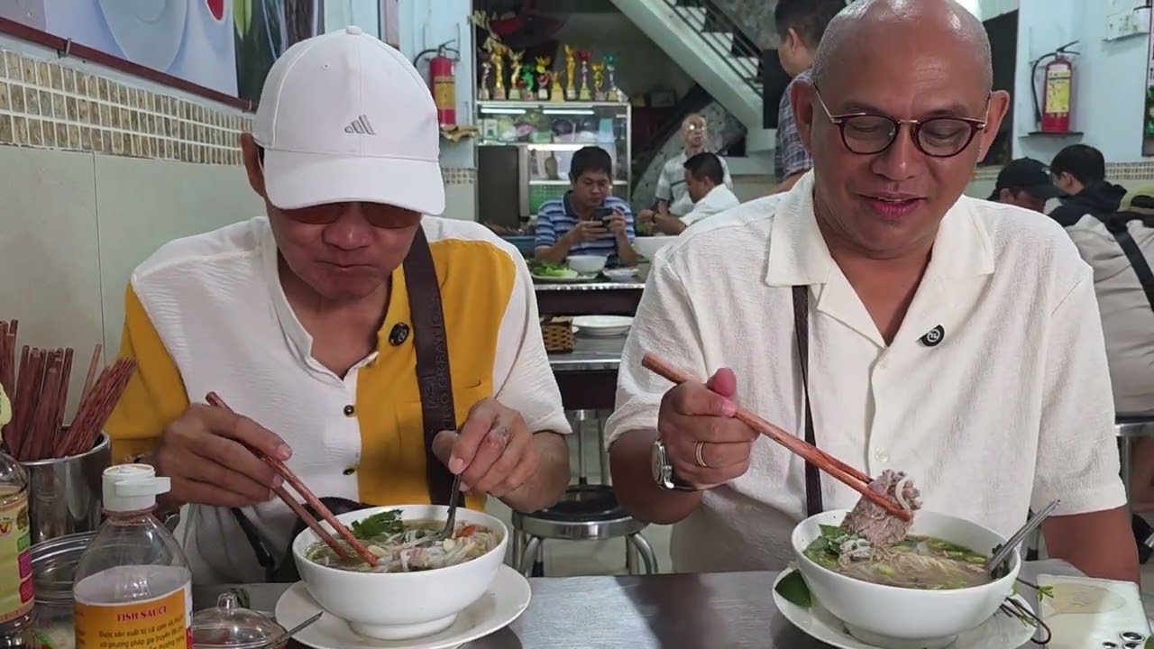 Phở Tân Thành Nha Trang hơn nửa thế kỷ vẫn 1 vị nguyên bản mà giữ chân thực khách !