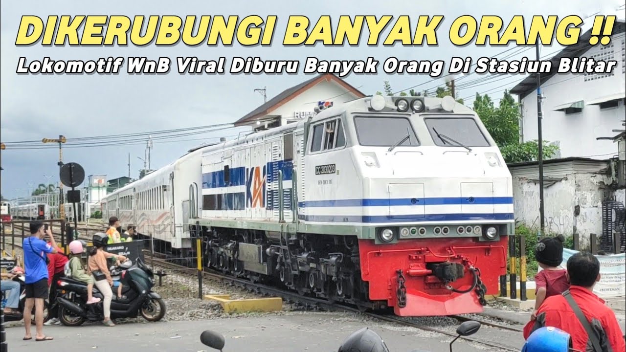 VIRAL LOKOMOTIF WNB DIKERUBUNGI BANYAK ORANG!! Ngabuburit Hunting Lokomotif WnB Di Stasiun Blitar