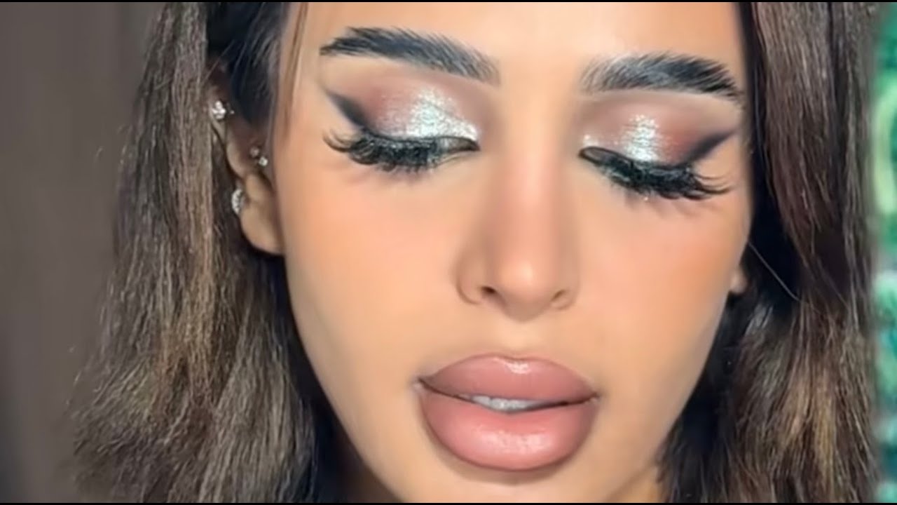 تيتوريال للميكب ارتست شوق من باليت بات مقراث على لون المخورة