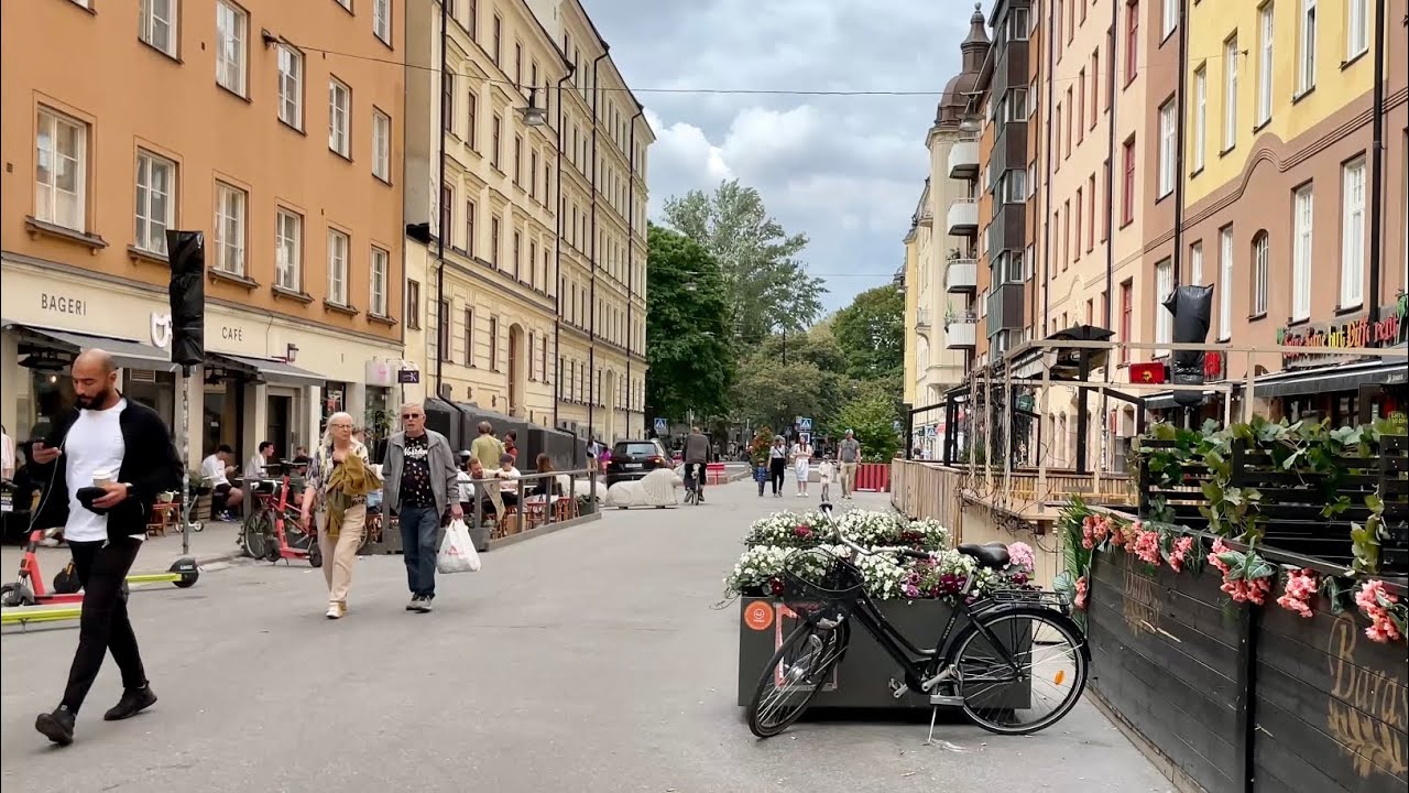 Stockholm Walks: Sk&aring;negatan. S&ouml;dermalm on a Saturday. Sweden street by street in 4K