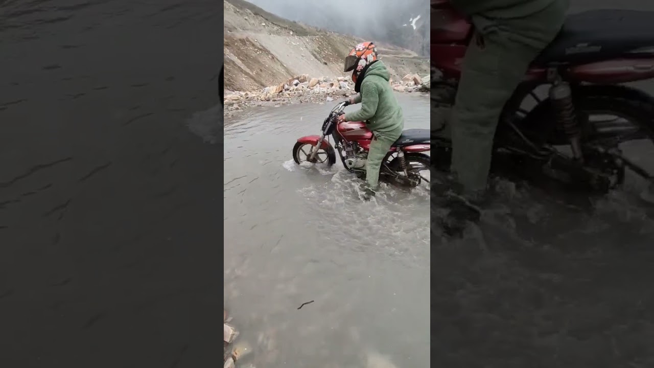 Bajaj Discover off road #bajaj#discover#offroad#adikailash#bike#bikelover#uttarakhand#modi#125#water