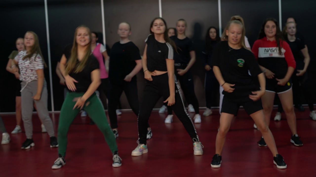 ANDERHALF (Studio Hellenbrand choreo)