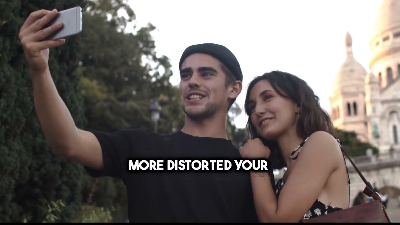 The Ugly Selfie Effect &ndash; Why You Look 5x Worse in Photos!