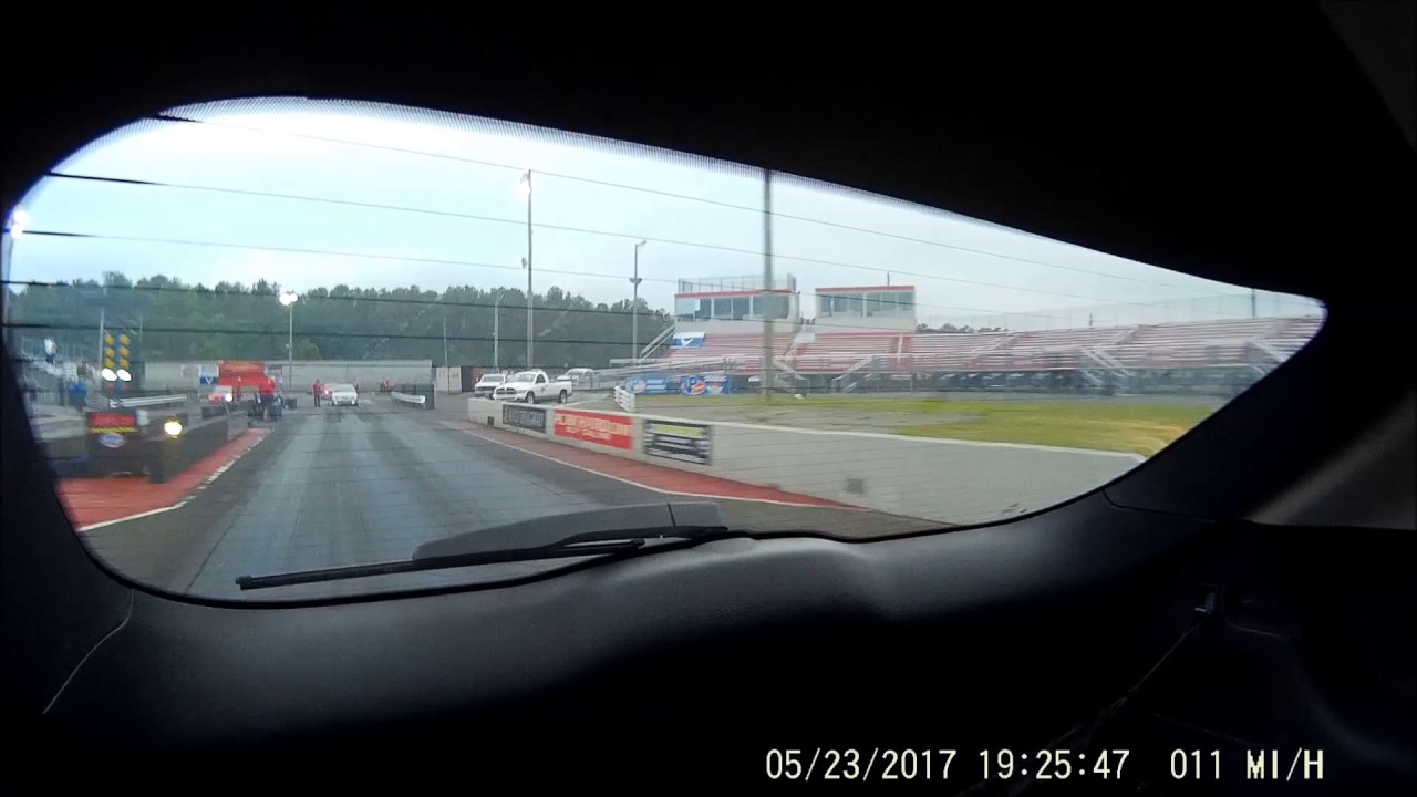 Ford Edge Sport ecoboost destroys infiniti G35 at 1/4 drag race