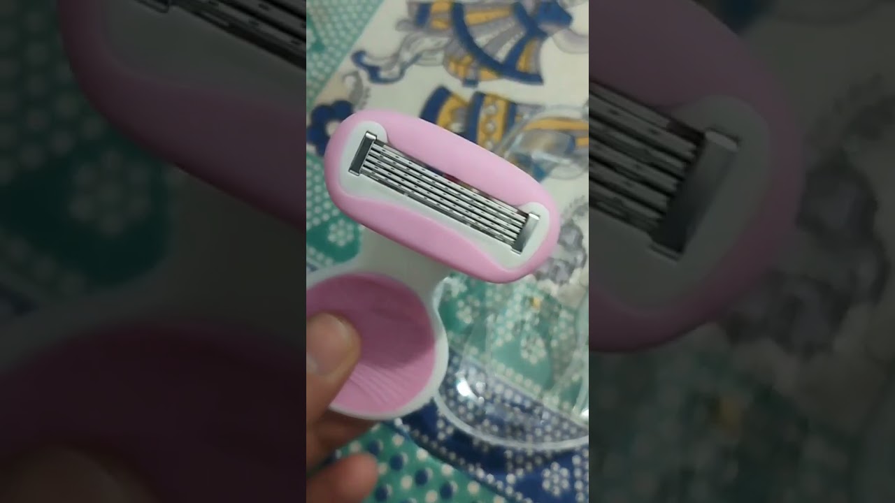 Carmesi Body Mini Razor with 2 refills.. #purplle #shopping #carmeet #purplle