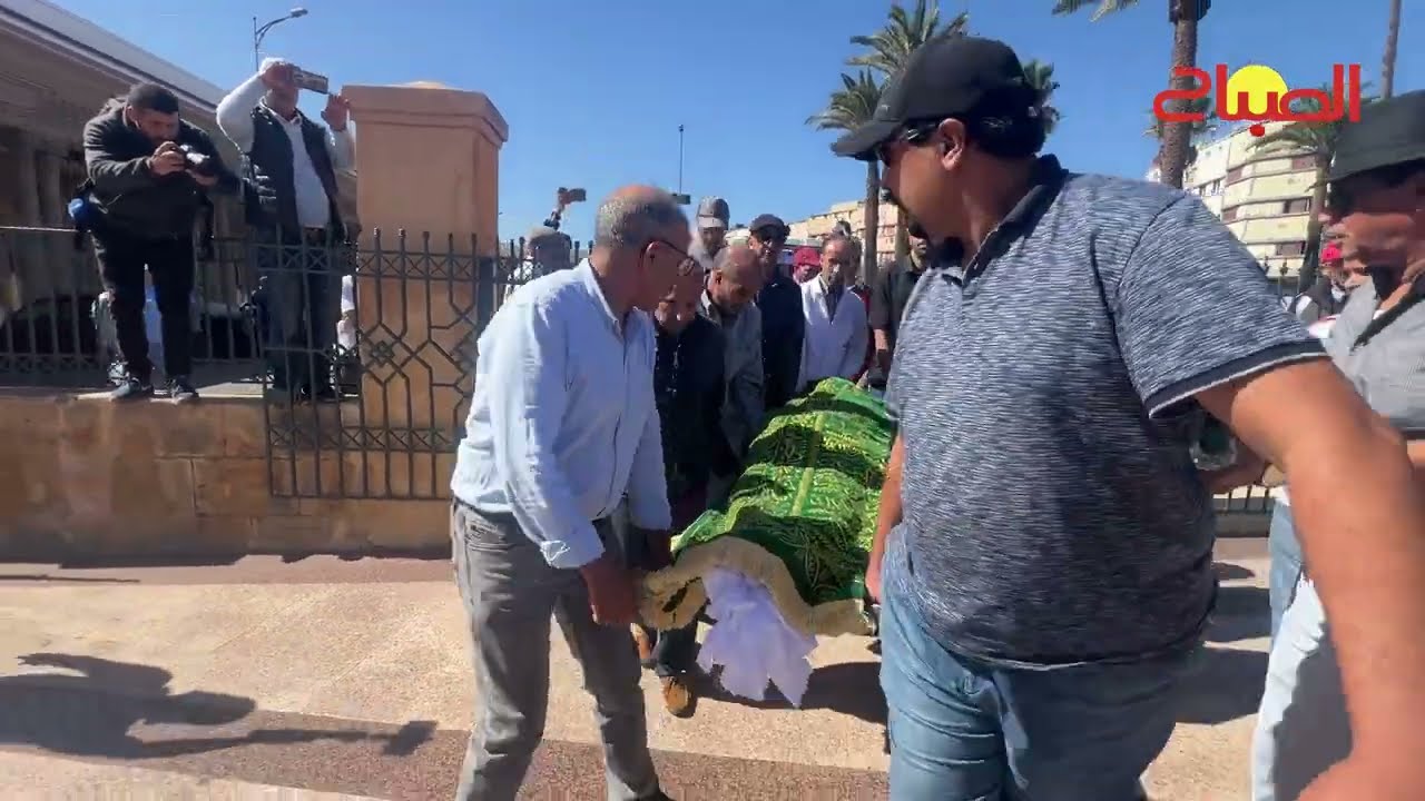 الى مثواه الأخير لحظات حزينة في وداع الفنان الكبير عبد القادر مطاع