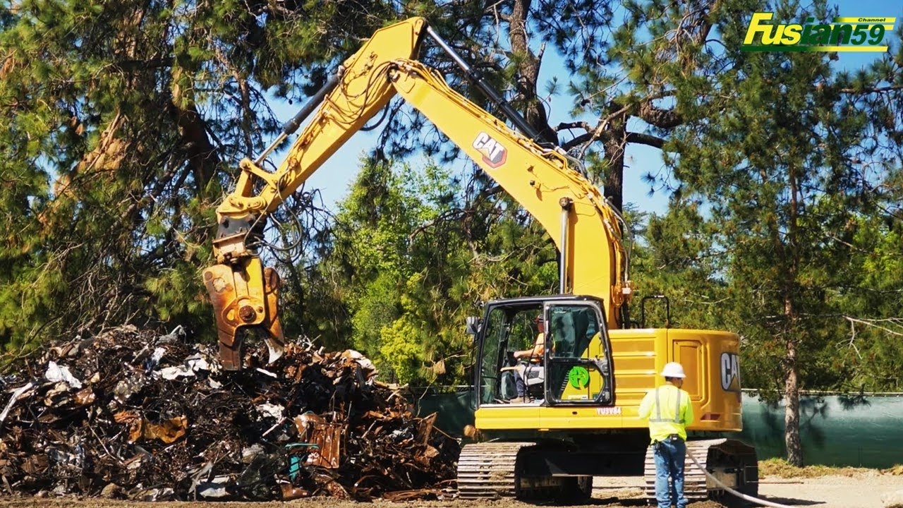 Excavator Cat & Link Belt Metal Demolitions in operations at the Altadena golf course