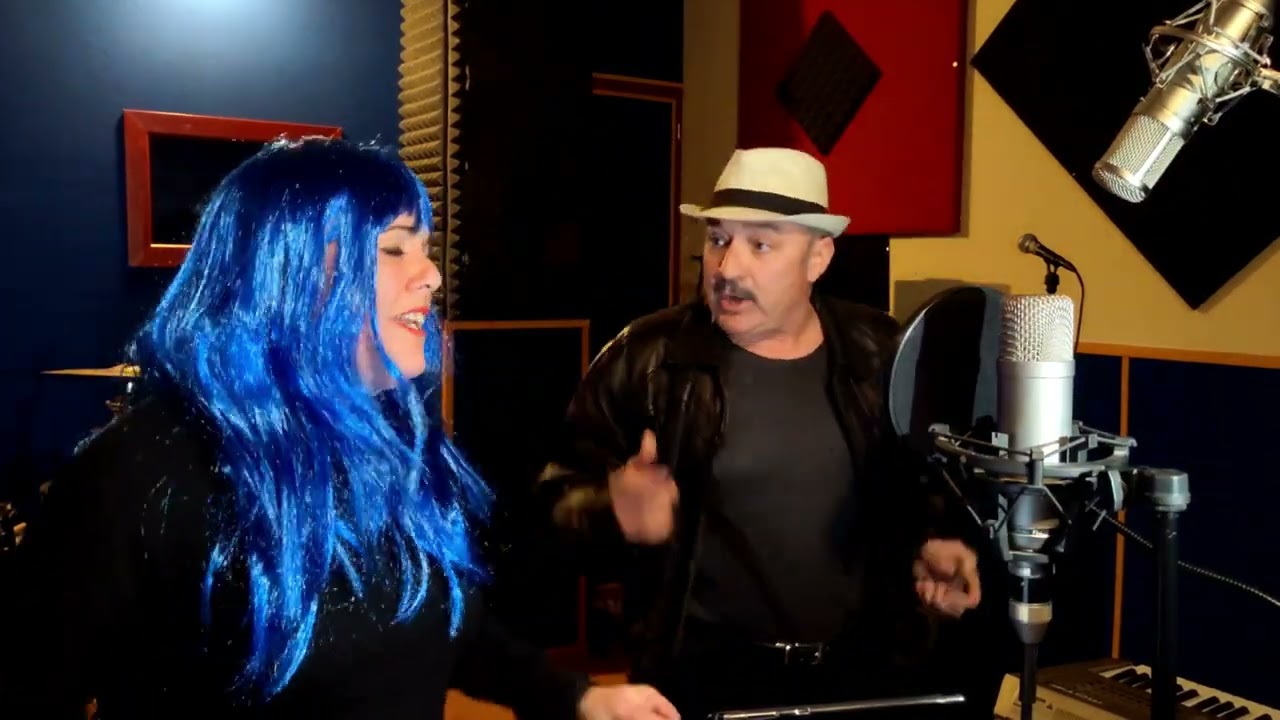 #canciondeautor/BANANA BLUE / S. Mangustani y N.Domínguez  /Arreglos: Paco Ureña (Liquid sound).