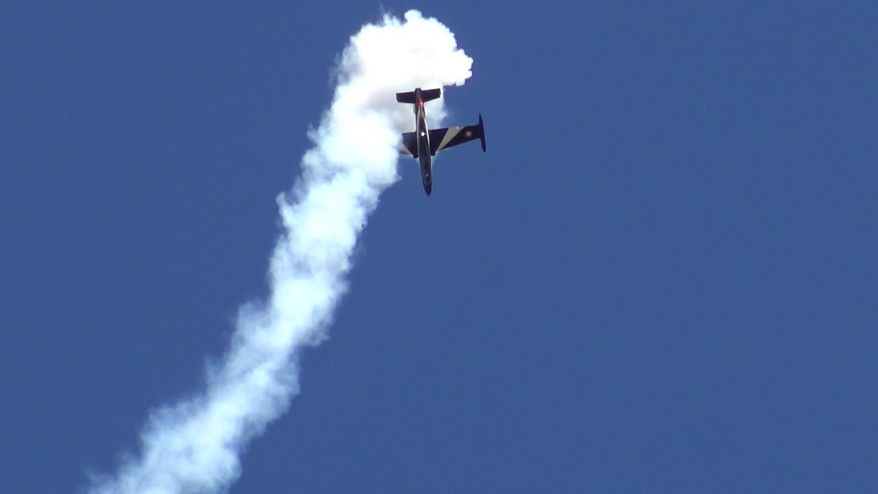TWO RC AERMACCHI MB 332 TEAM ITALY AMAZING AEROBATICS DEMO