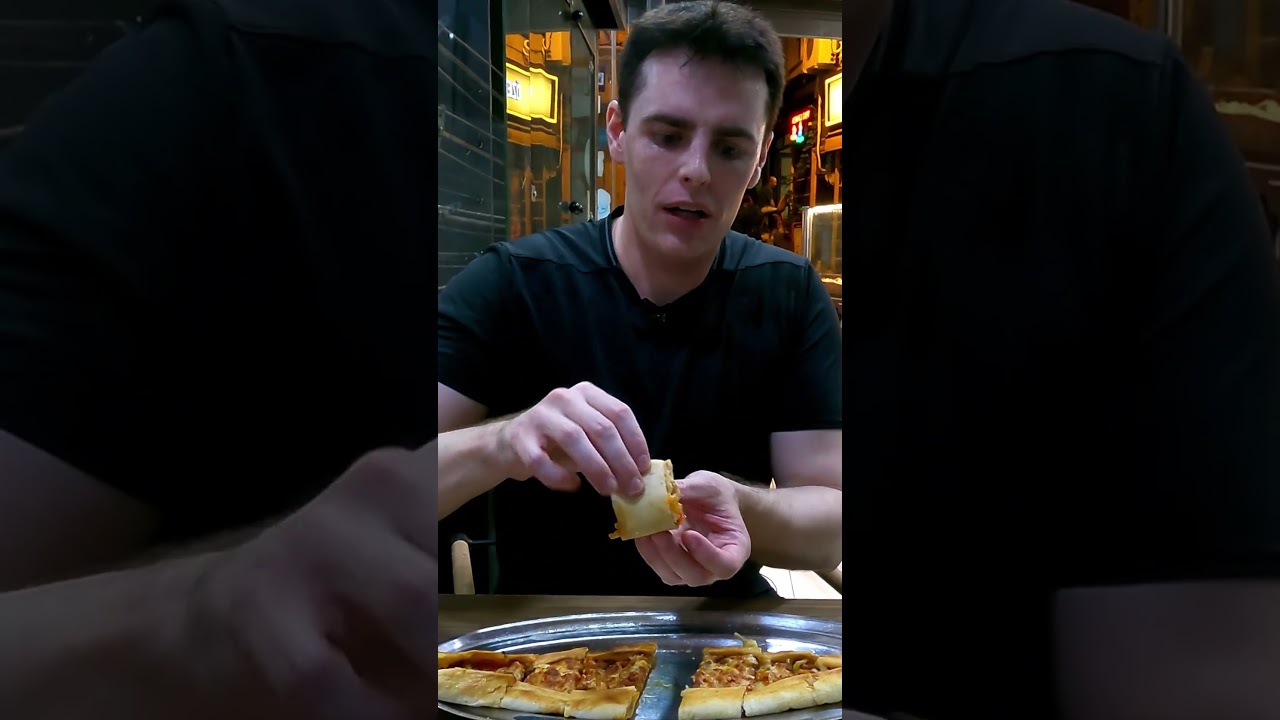 Tasty Turkish Pizza in Istanbul 🇹🇷