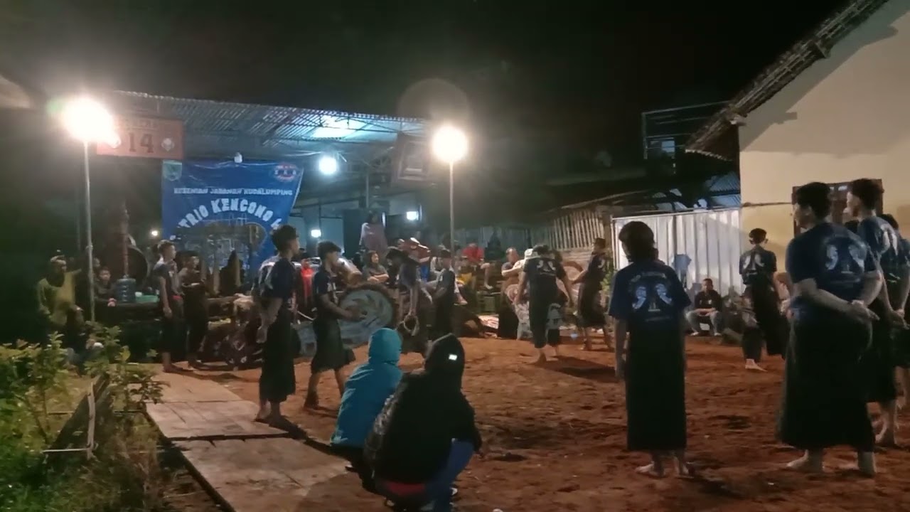 Satrio kencono aji live pandesari #jarankepang #jarankidal 