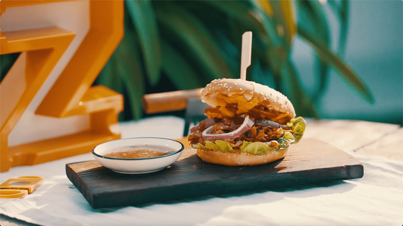 Pulled Jackfruit Burger von Adi Matzek