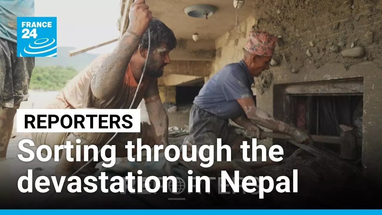 Nepal: Rescue efforts continue in the aftermath of disaster &bull; FRANCE 24 English