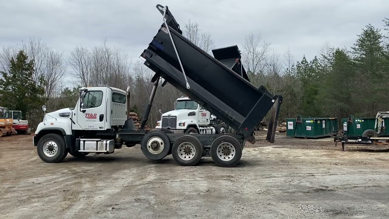 2017 FREIGHTLINER 114SD For Sale