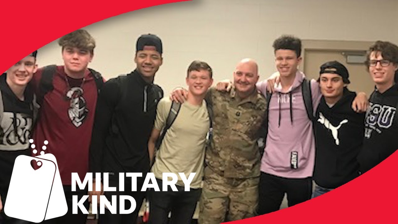 Soldier surprises students after deployment | Militarykind