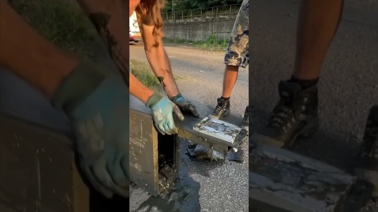 ROYAL SAFE FOUND Magnet Fishing! Returned to OWNER 🤴 #shorts #magnetfishing #treasurehunter