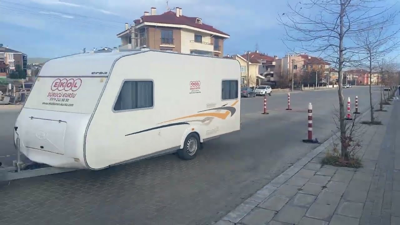 Karavan R&ouml;mork Ehliyet Sınavı Geri Park Aşaması