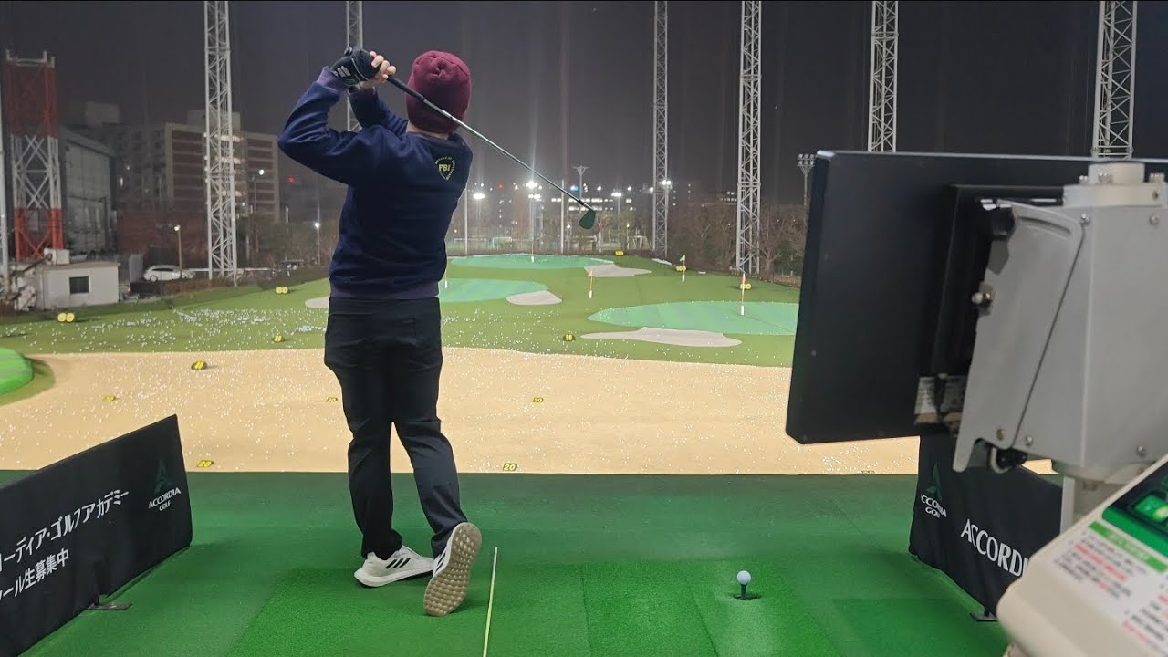 Golfing in Tokyo at Night ⛳ 🗼