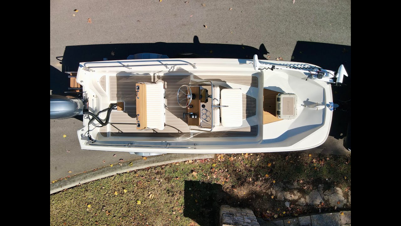 FassēCo - 1981 Boston Whaler 17' Montauk 