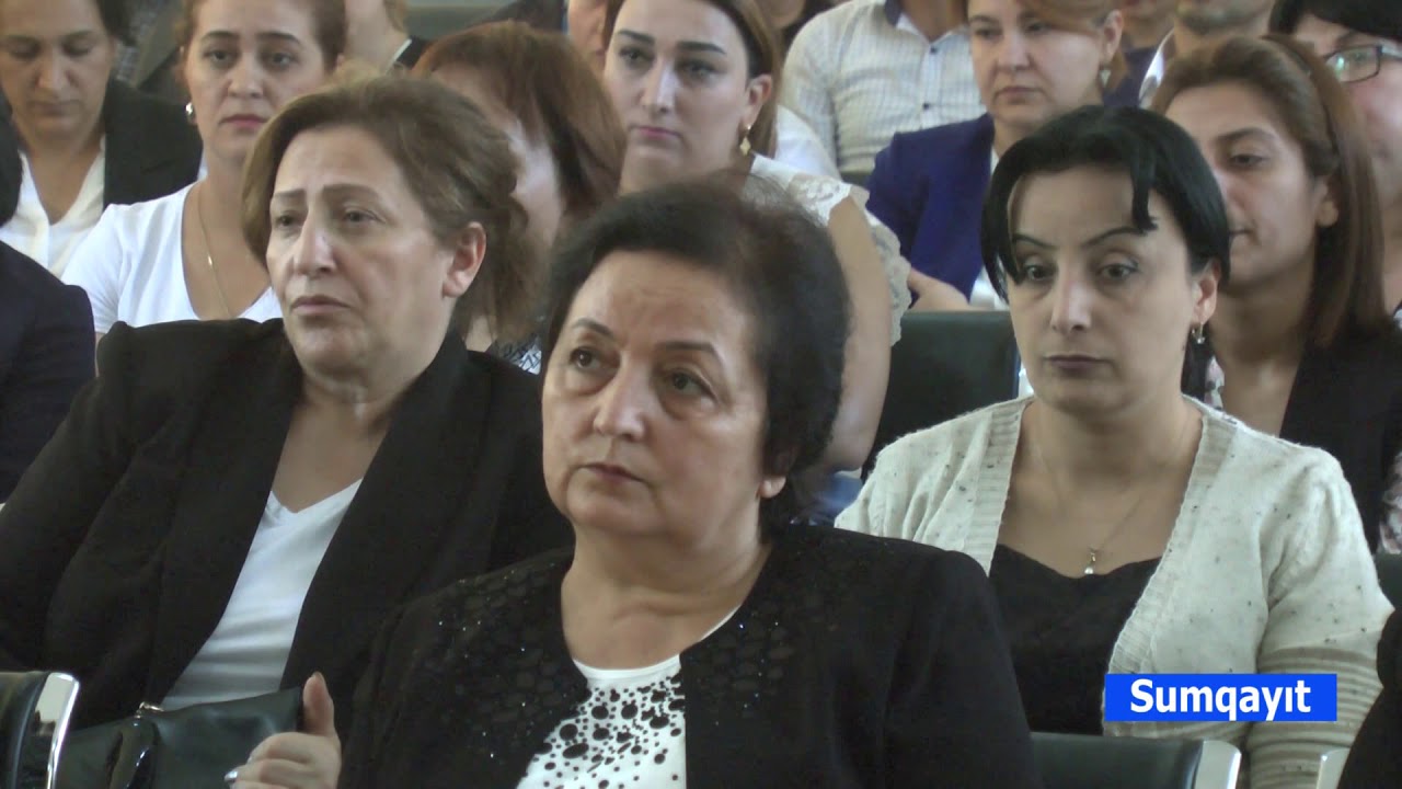 Zakir Ferecov 12 nomreli mektebde muellimlerle gorusub.28.09.2019
