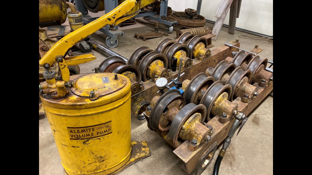Caterpillar D2 #5J1113 Chassis Rebuild Ep.37: Track Roller Endplay, New Seals & Double 