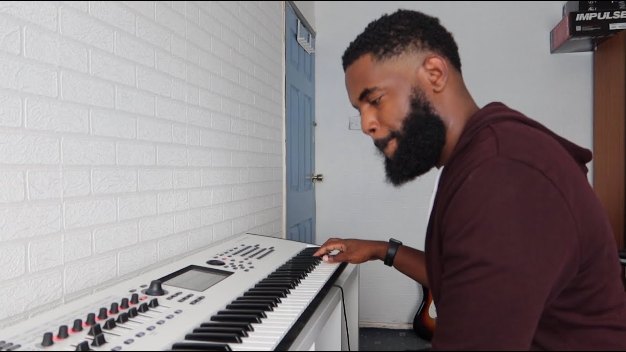 Mike Patrick builds a short loop on the Yamaha MONTAGE Pattern Sequencer
