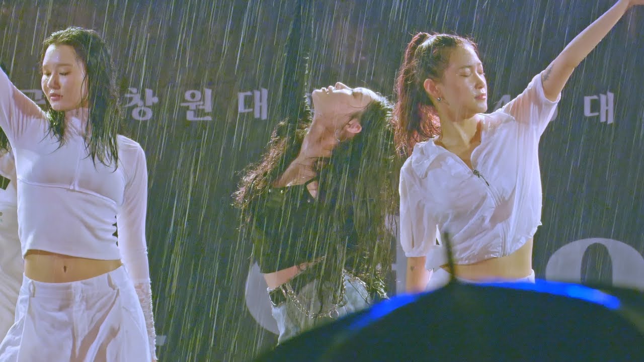 241014 청하 (CHUNG HA) - 창원대학교 축제 직캠 (Fancam)
