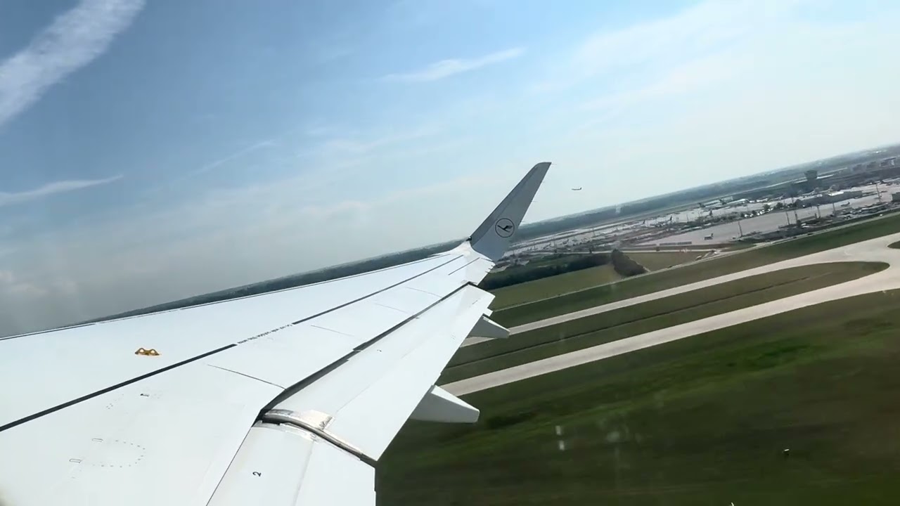 Lufthansa Airbus A320 take off and climb from Munich 