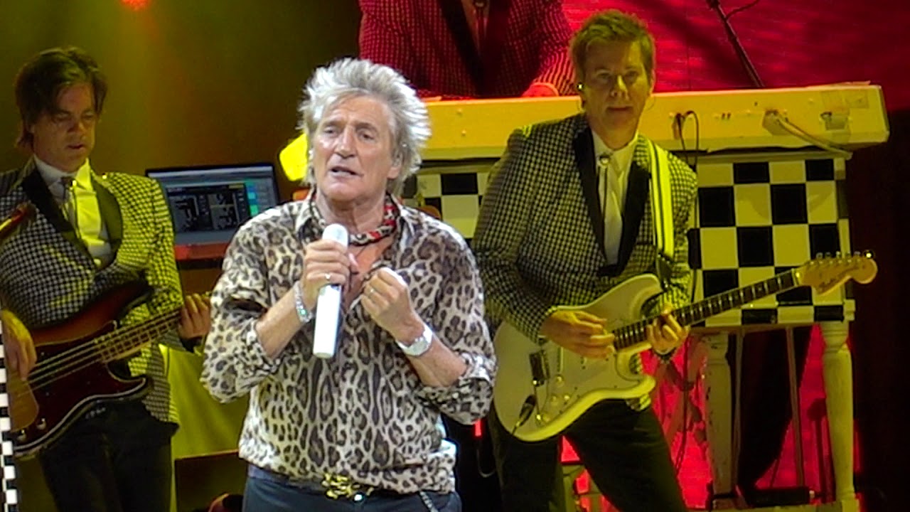 Rod Stewart - Young Hearts Be Free (Bridgestone Arena)