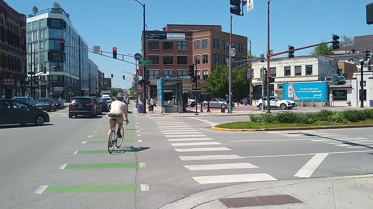 Here's why you should become a bike commuter in Chicago
