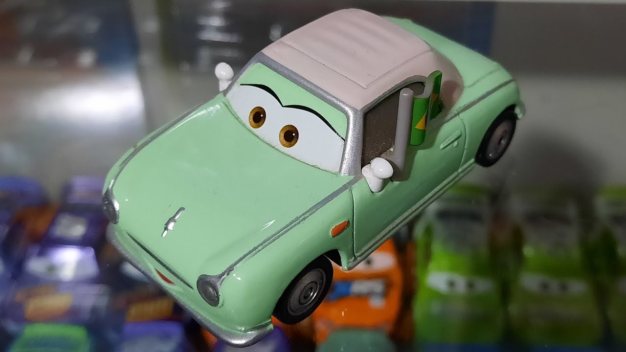Mattel Disney/Pixar Cars 2 Denise Beam (Carla Veloso Racing Fan) World Grand Prix 2011 2014 2017