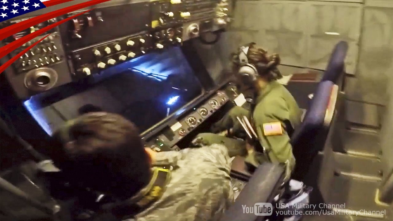空中給油機の機内映像・給油オペレーターとF-15, F-16, A-10の空中給油