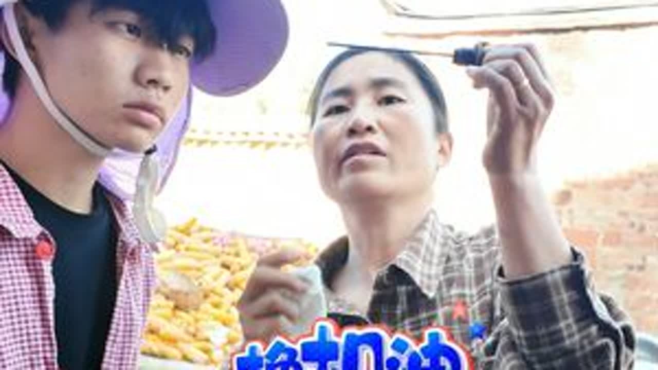 农村的孩子，总得要让他了解一些生活常识...记三轮车换机油 #乡村守护人 #记录我的农村生活 #星乡村星农人 #新农人计划2026 #大学生放假后的现状