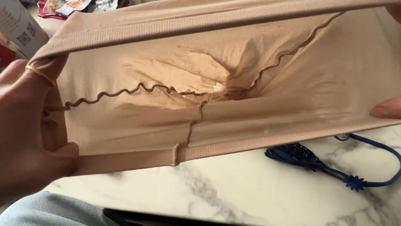 彼女の宝物パンツを発見