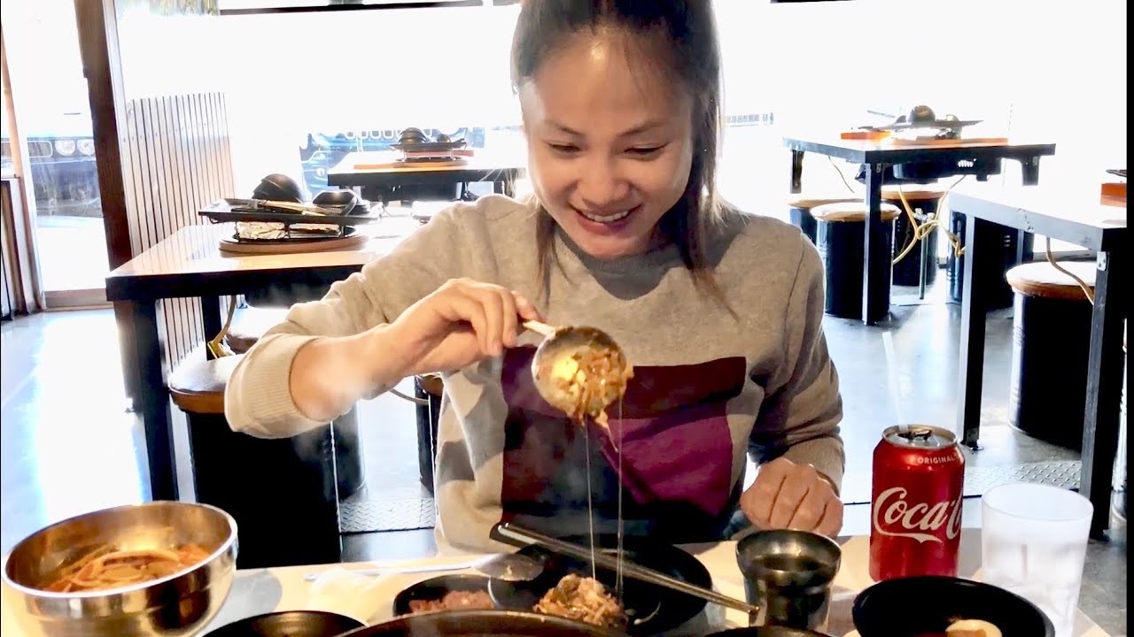 Pig Out | Minnie&rsquo;s VLOG 218