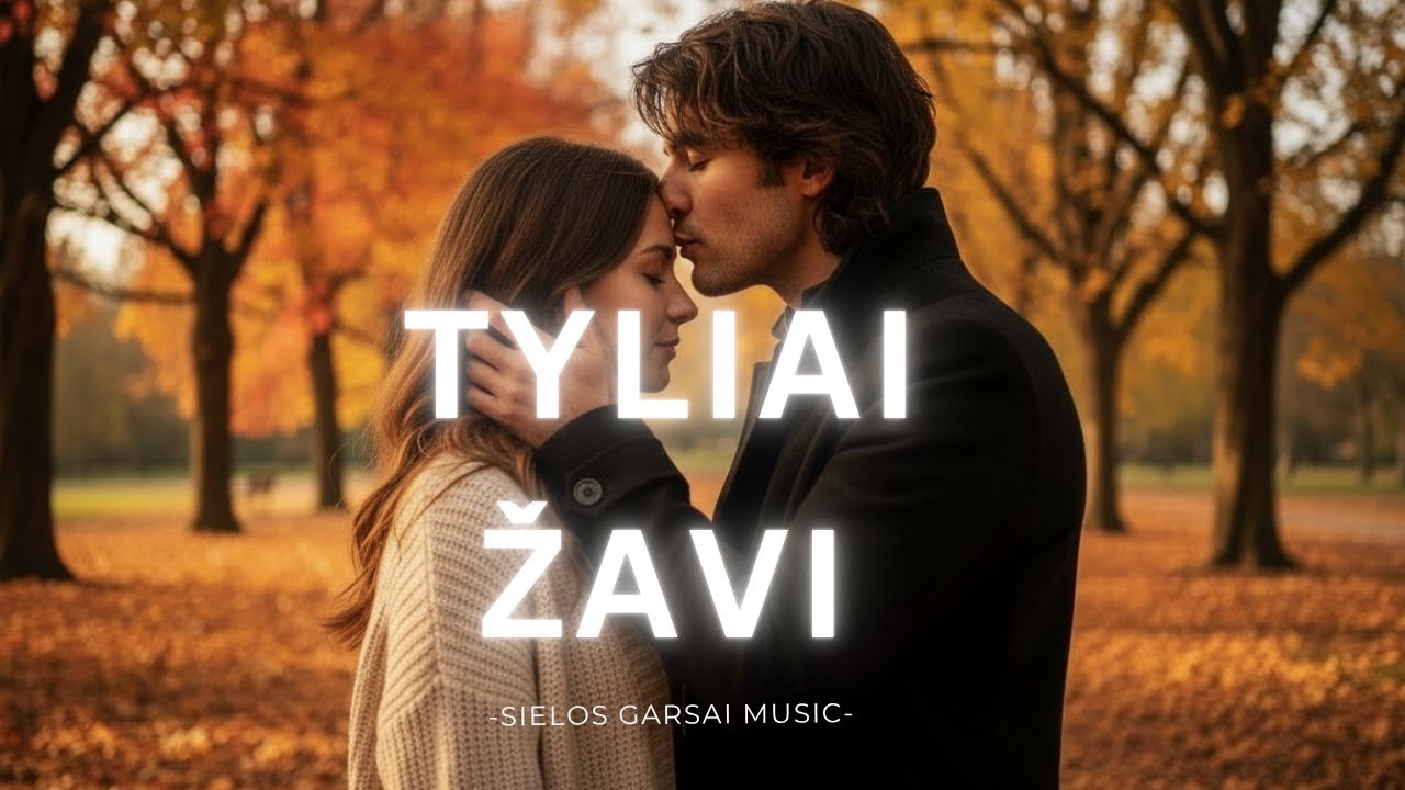 Tyliai žavi – tai švelni roko baladė, kurioje meilė atsiskleidžia per subtilius žvilgsnius, šypsenas