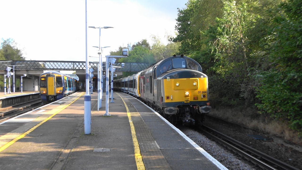 (4K) ROG 37884 powers through Swanley with Southeastern 465247 in tow on 5Q26 for Worksop. 04.10.21