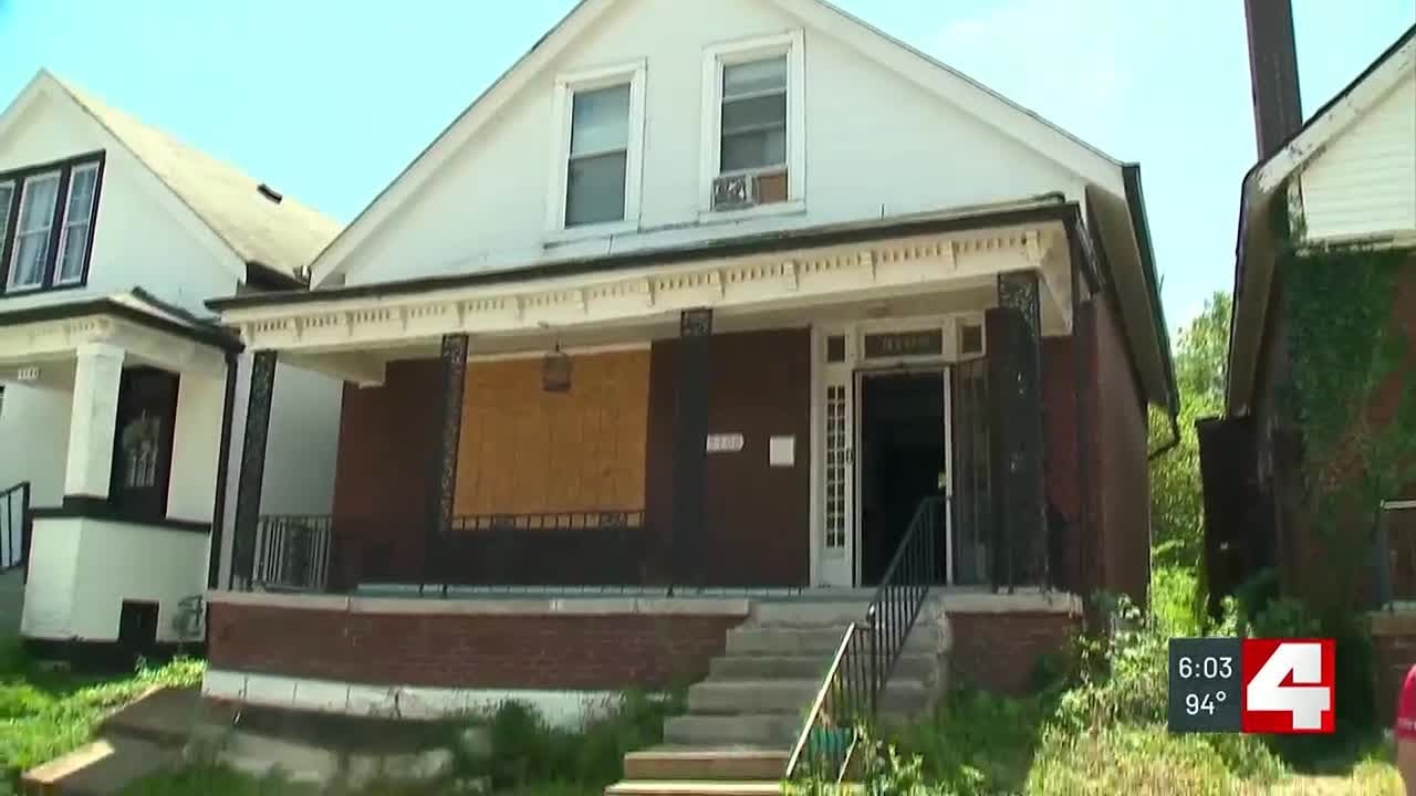 Squatters return to south St. Louis house