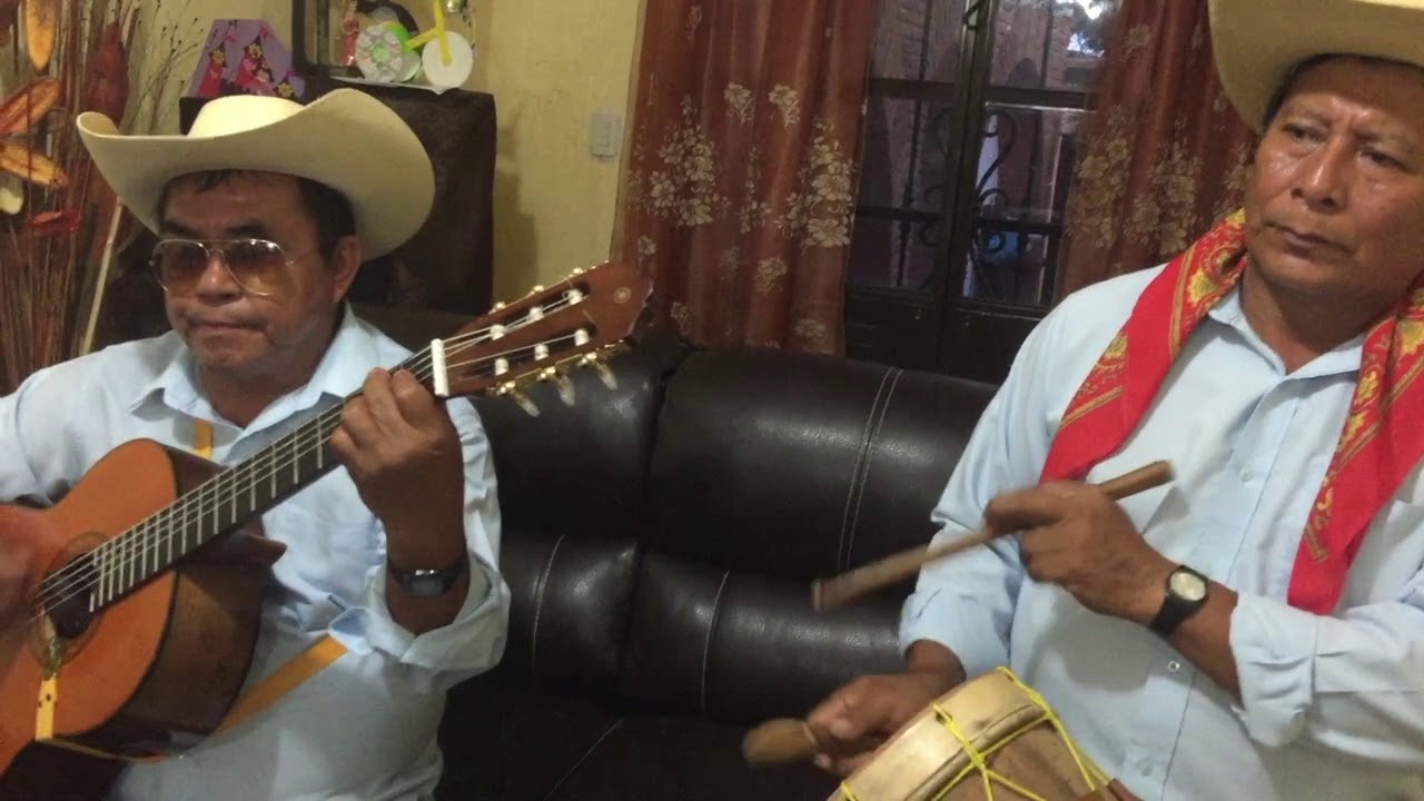 Maestro Palillo interpreta 