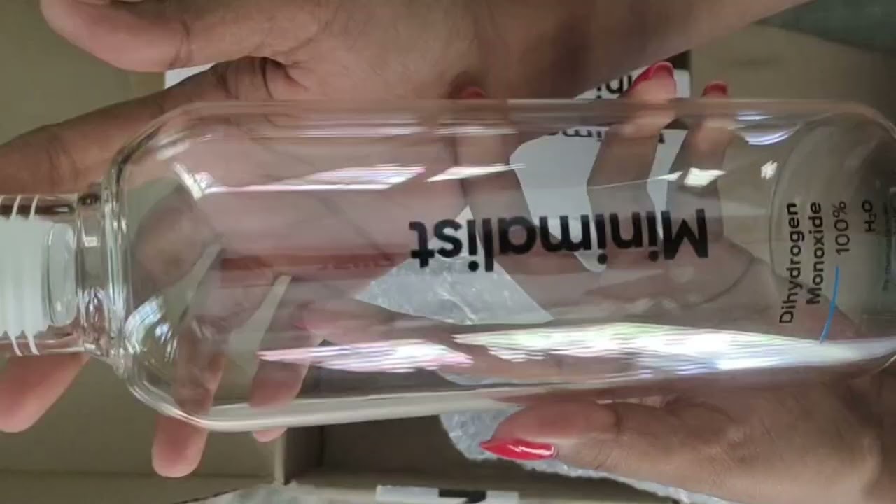 Minimalist unboxing 