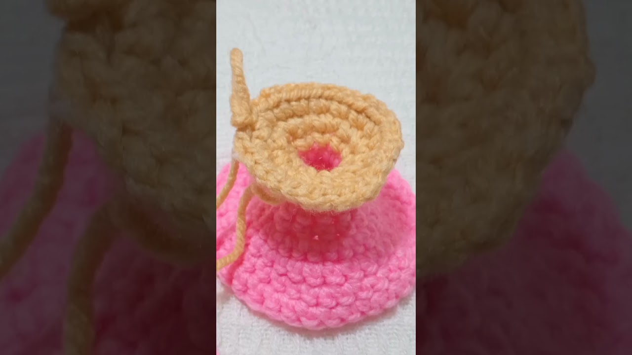 Crochet doughnut tutorial, free pattern coming soon. #asmr sound.. #amigurumi #crochetpattern