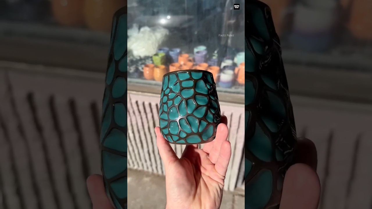 This Girl Designs a Unique Cup🫗